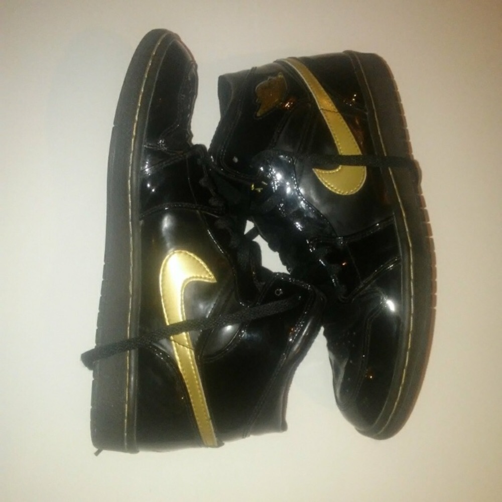 Jordan retro 1 patent leather black used 2004